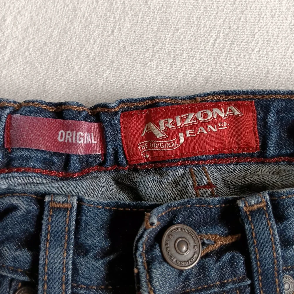 Arizona Jean Company Sz 10 Reg Kids Blue Jeans Wear In Knees..see Photos